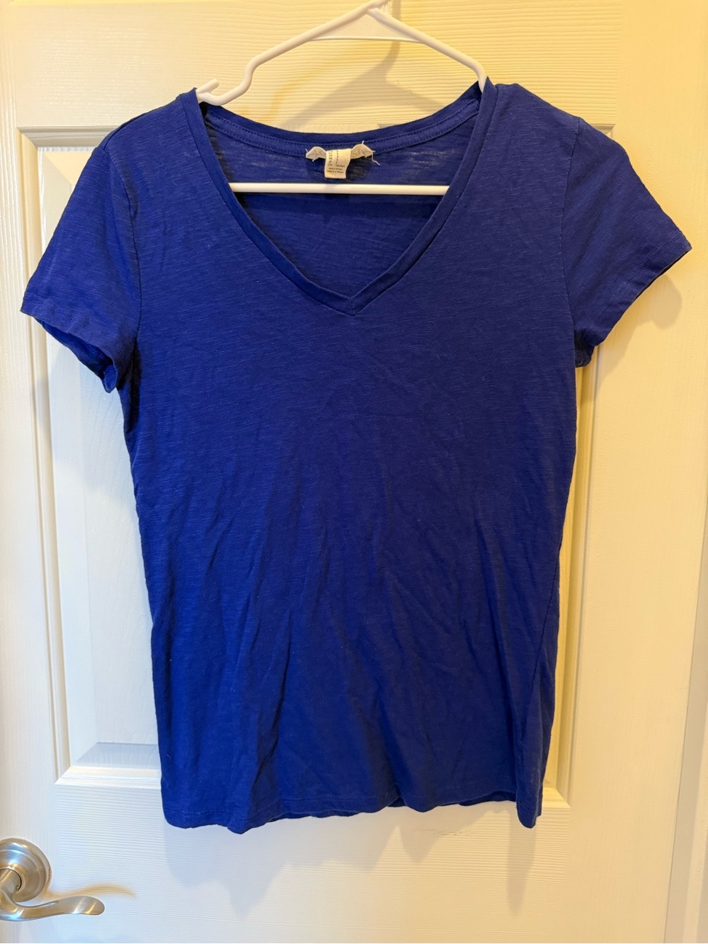 Forever 21 Women's V-Neck Tee in Royal Blue